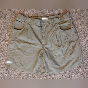 Columbia Men's Olive Cargo Outdoor Sportswear Casual Shorts Men's 42